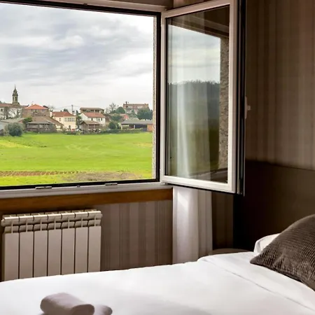 阿布里尔9号旅馆