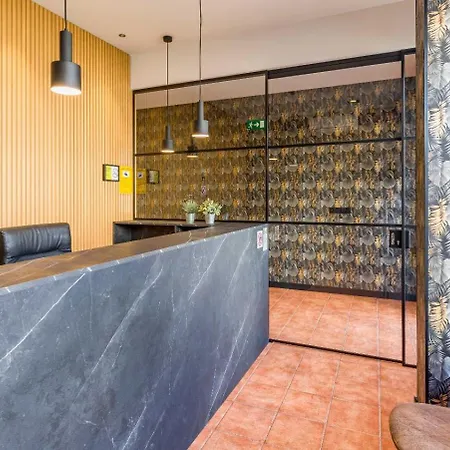 阿布里尔9号旅馆 招待所 3*