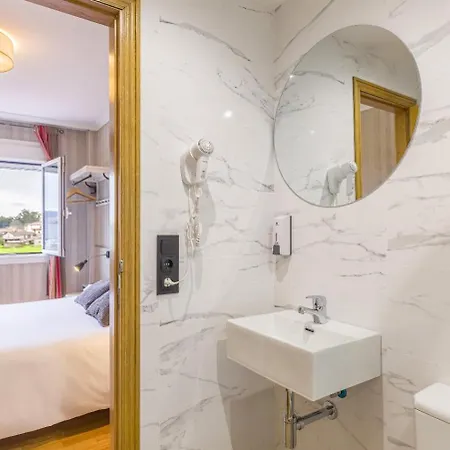 招待所 阿布里尔9号旅馆 3*